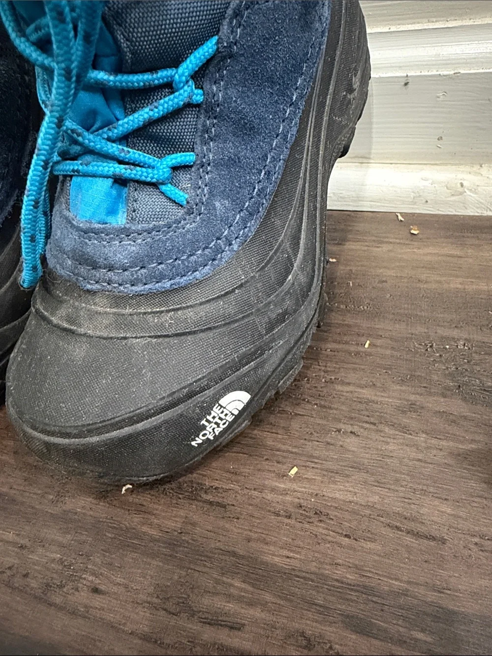 The North Face Youth Alpenglow V Waterproof Snow Winter Boots Blue